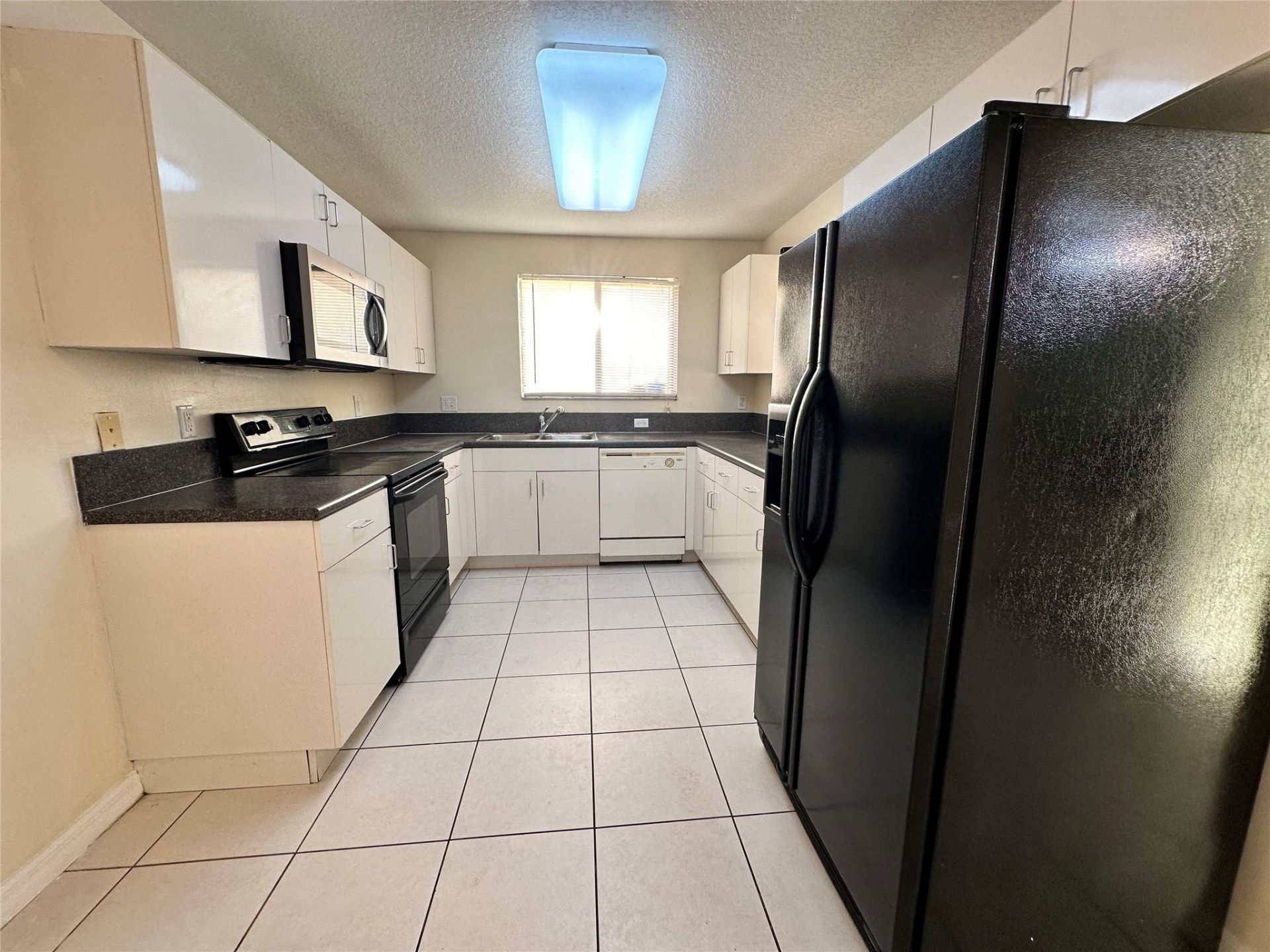 3345 NW 101st Avenue, Sunrise, FL 33351 Photo