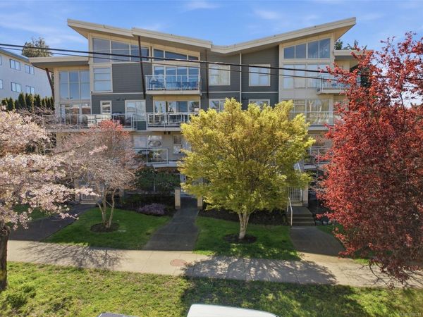 1155 Yates St, Unit 206, Victoria, BC V8V 3N1