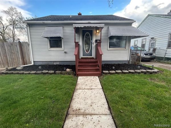 3911 20th Street , Wyandotte, MI 48192