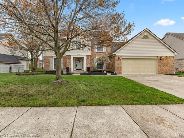 19320 Southampton Drive, Livonia, MI 48152