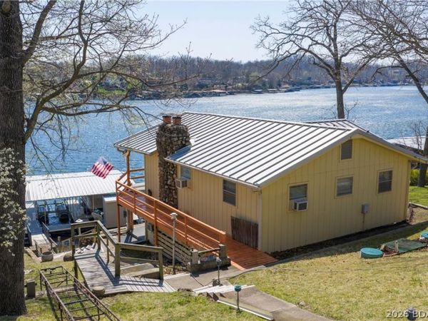 1054 Indian Hill Road , Sunrise Beach, MO 65079