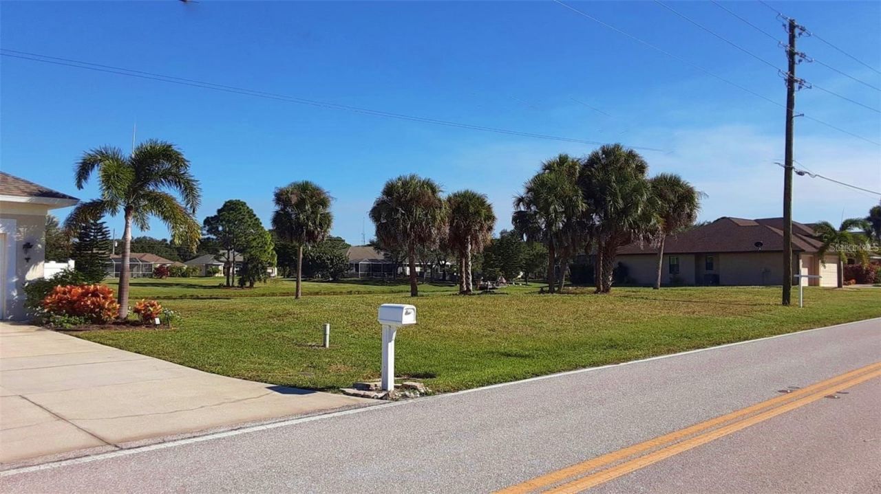 845 Rotonda Circle, Rotonda West, FL 33947 Photo