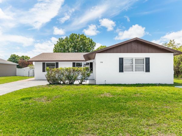550 SW Prima Vista Boulevard, Port St. Lucie, FL 34983