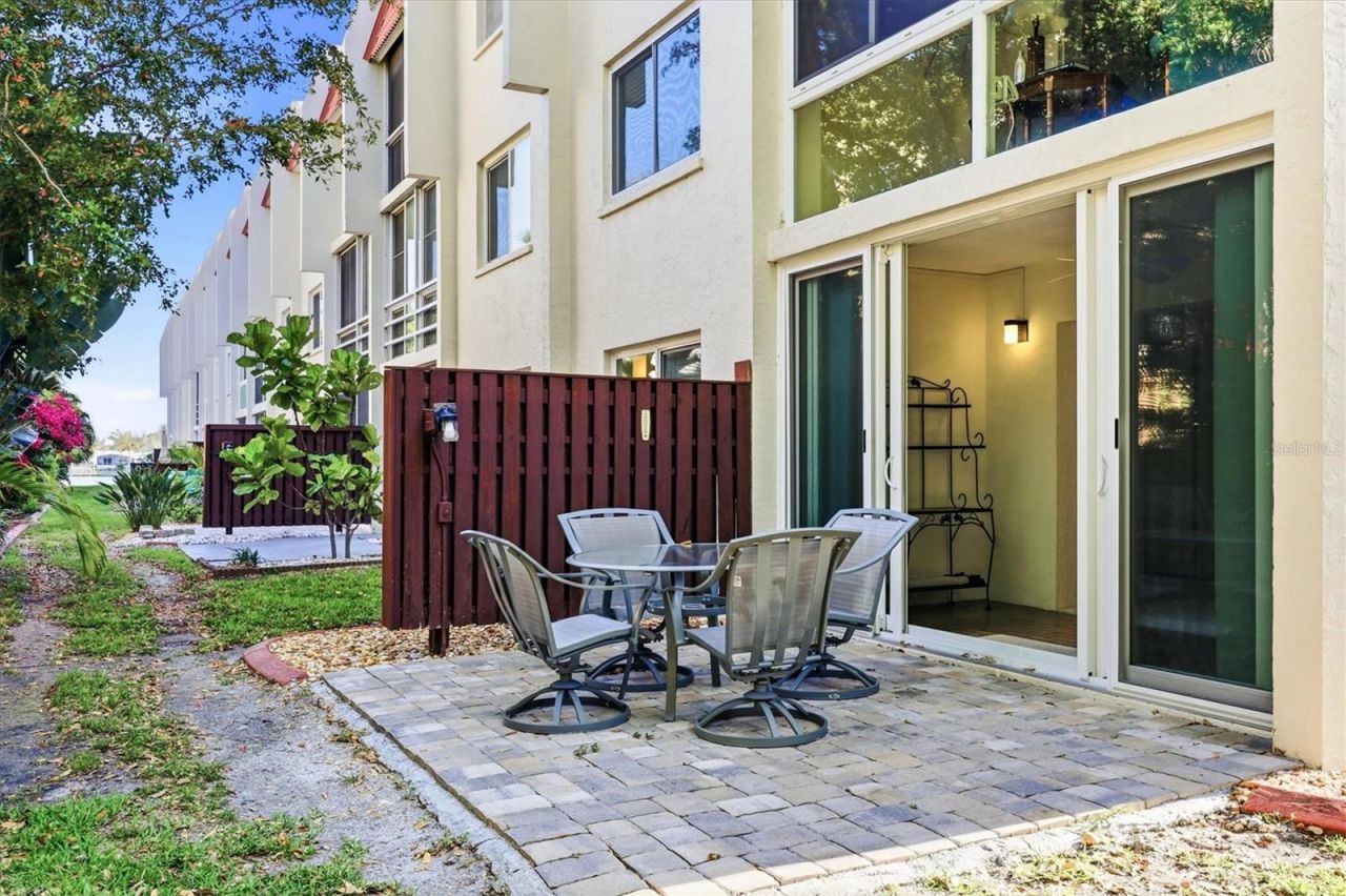 260 Santa Maria Street, Unit 105, Venice, FL 34285 Photo