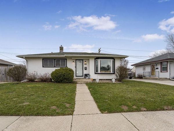 1521 Harmony DRIVE, Racine, WI 53402