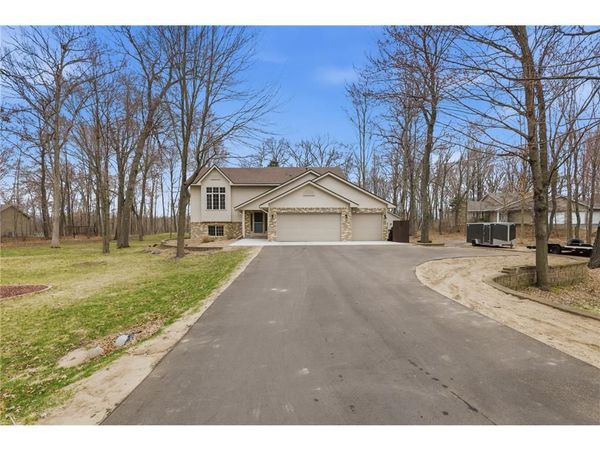 20760 Okinawa Street, Cedar, MN 55011