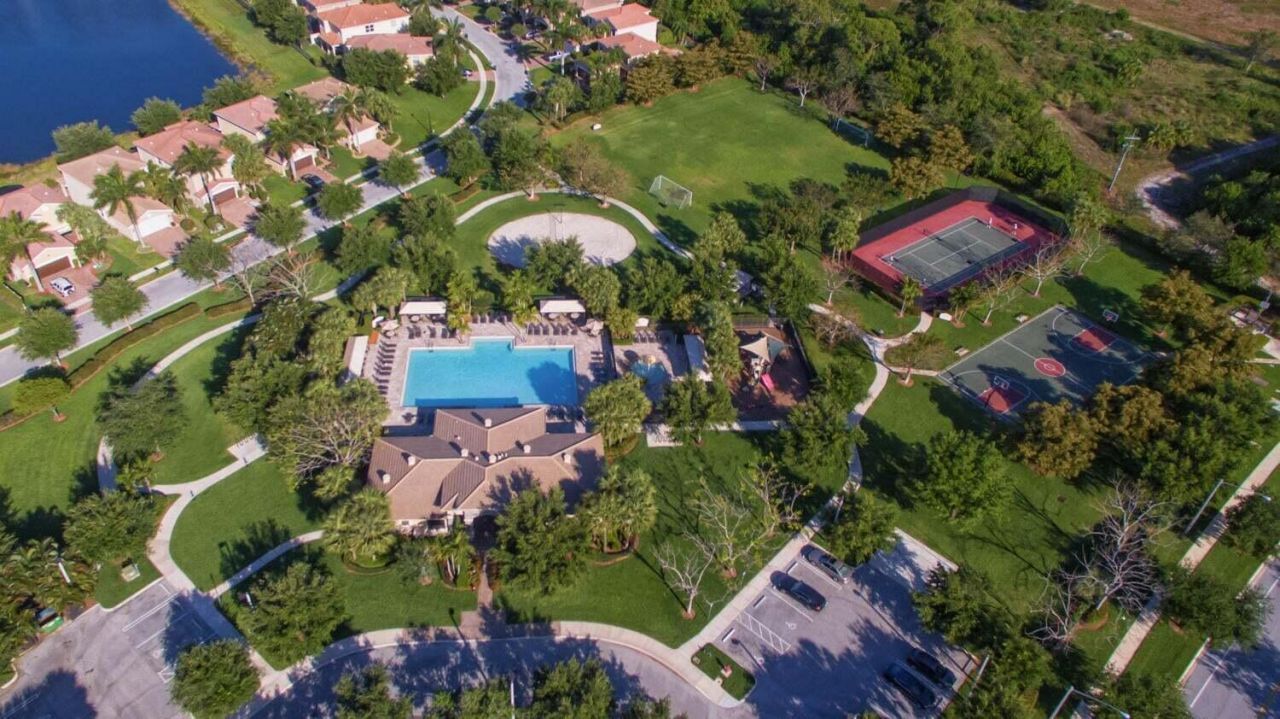 7683 Jewelwood Drive, Boynton Beach, FL 33437 Photo