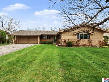 12062 Westover Road , Omaha, NE 68154
