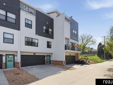 3117 mayberry Plaza, Omaha, NE 68105