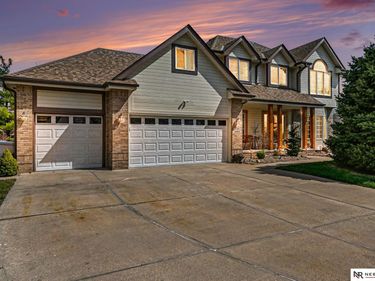 16002 Audrey Street , Omaha, NE 68136