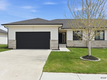 5421 N 209th Street , Elkhorn, NE 68022