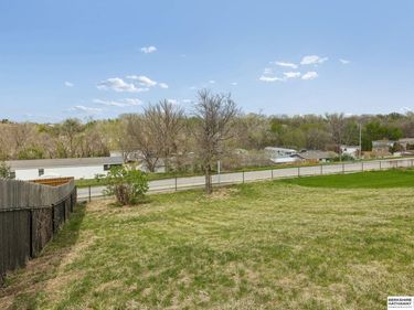 11218 Mary Street , Omaha, NE 68164