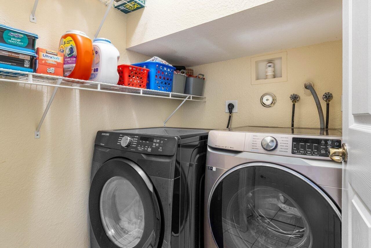 9090 NW 40th Place, Sunrise, FL 33351 Photo