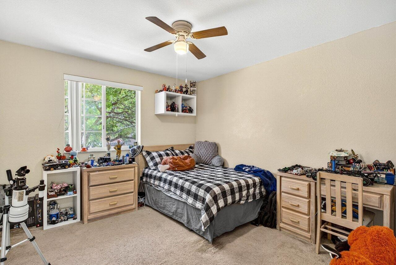 9090 NW 40th Place, Sunrise, FL 33351 Photo