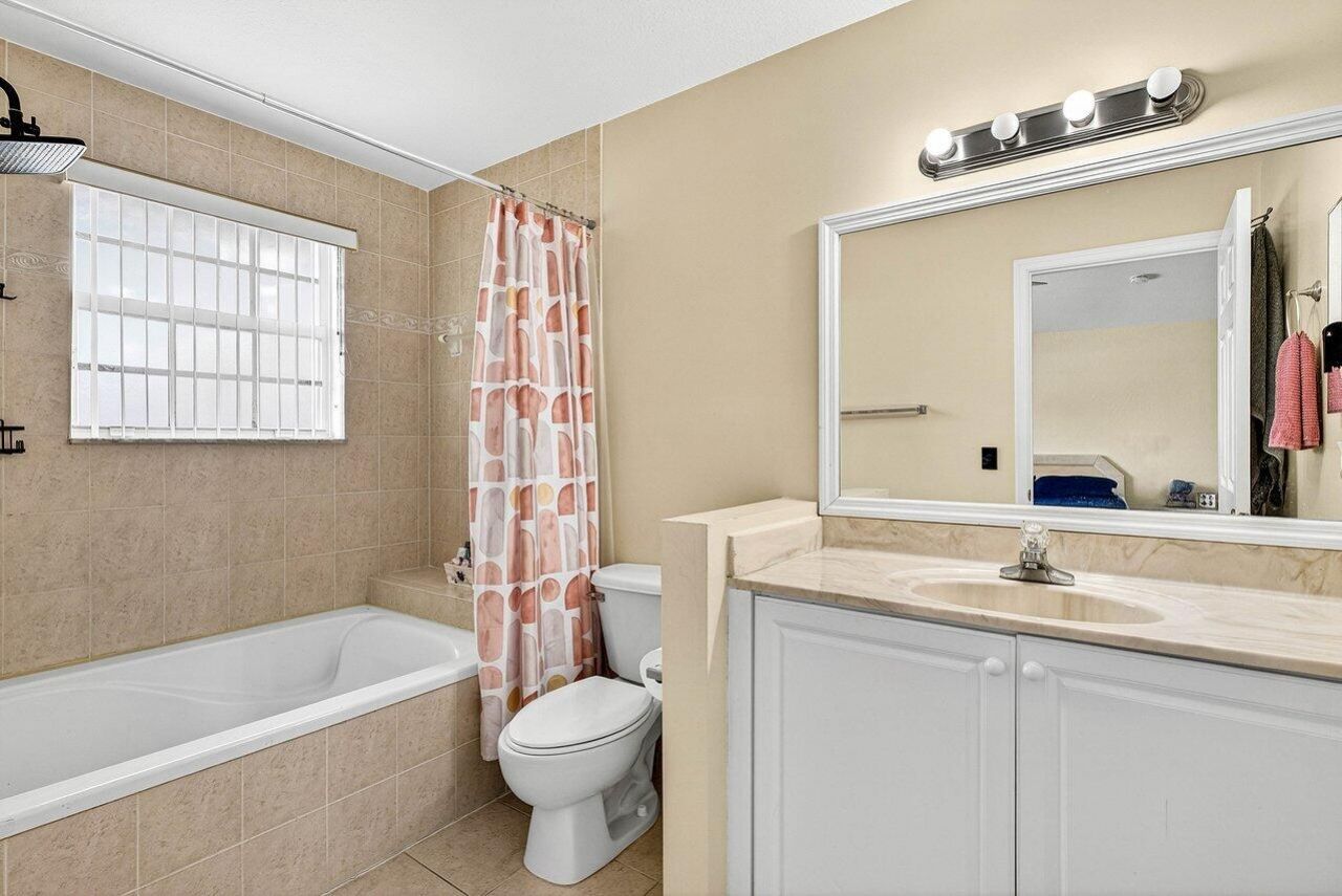 9090 NW 40th Place, Sunrise, FL 33351 Photo