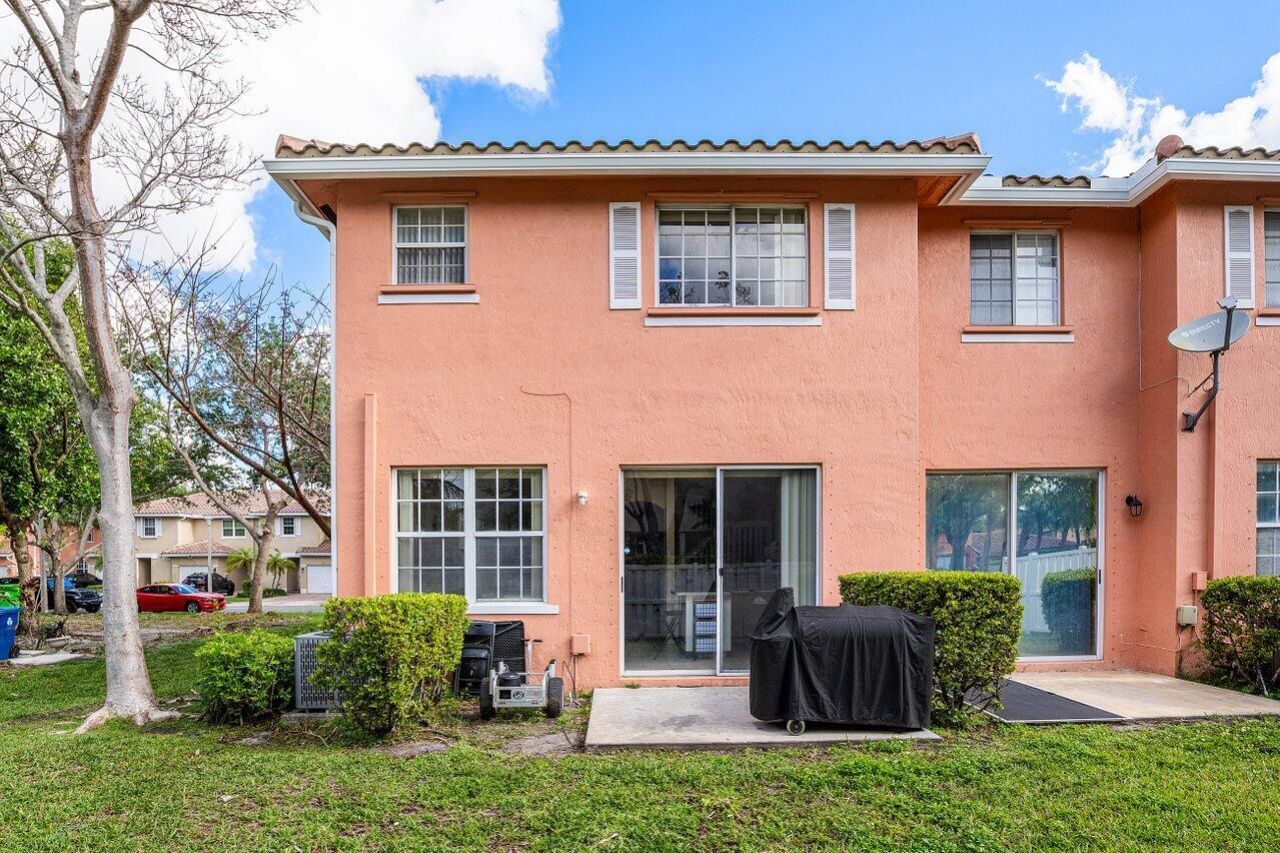 9090 NW 40th Place, Sunrise, FL 33351 Photo