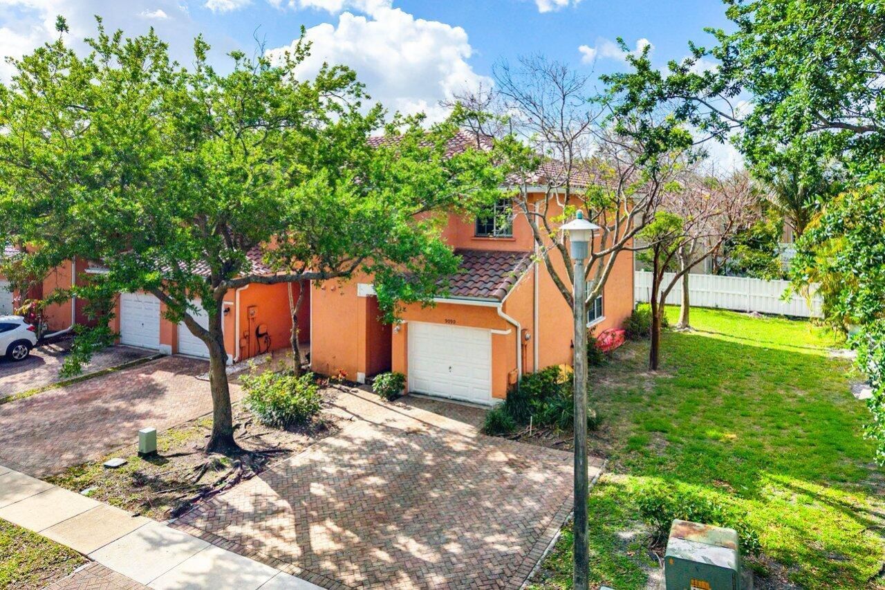 9090 NW 40th Place, Sunrise, FL 33351 Photo