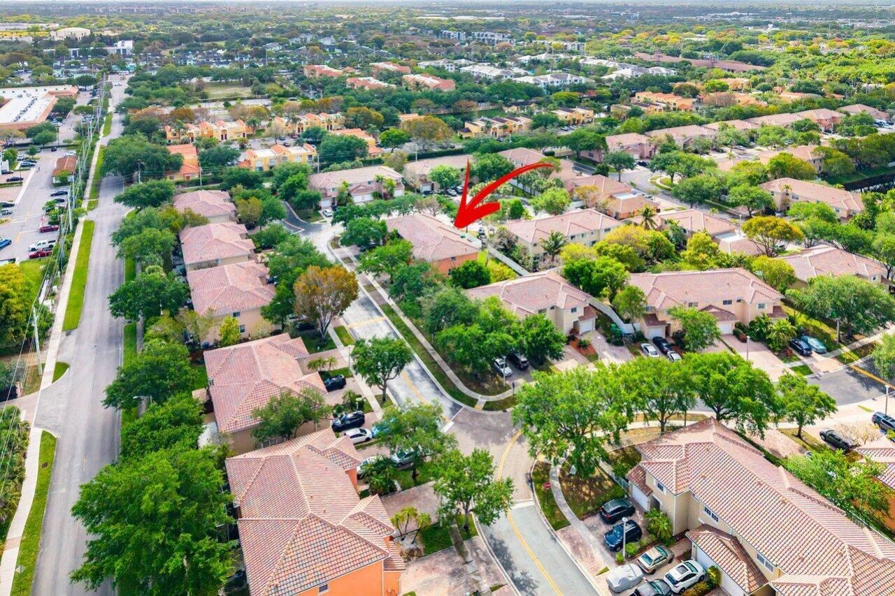 9090 NW 40th Place, Sunrise, FL 33351 Photo