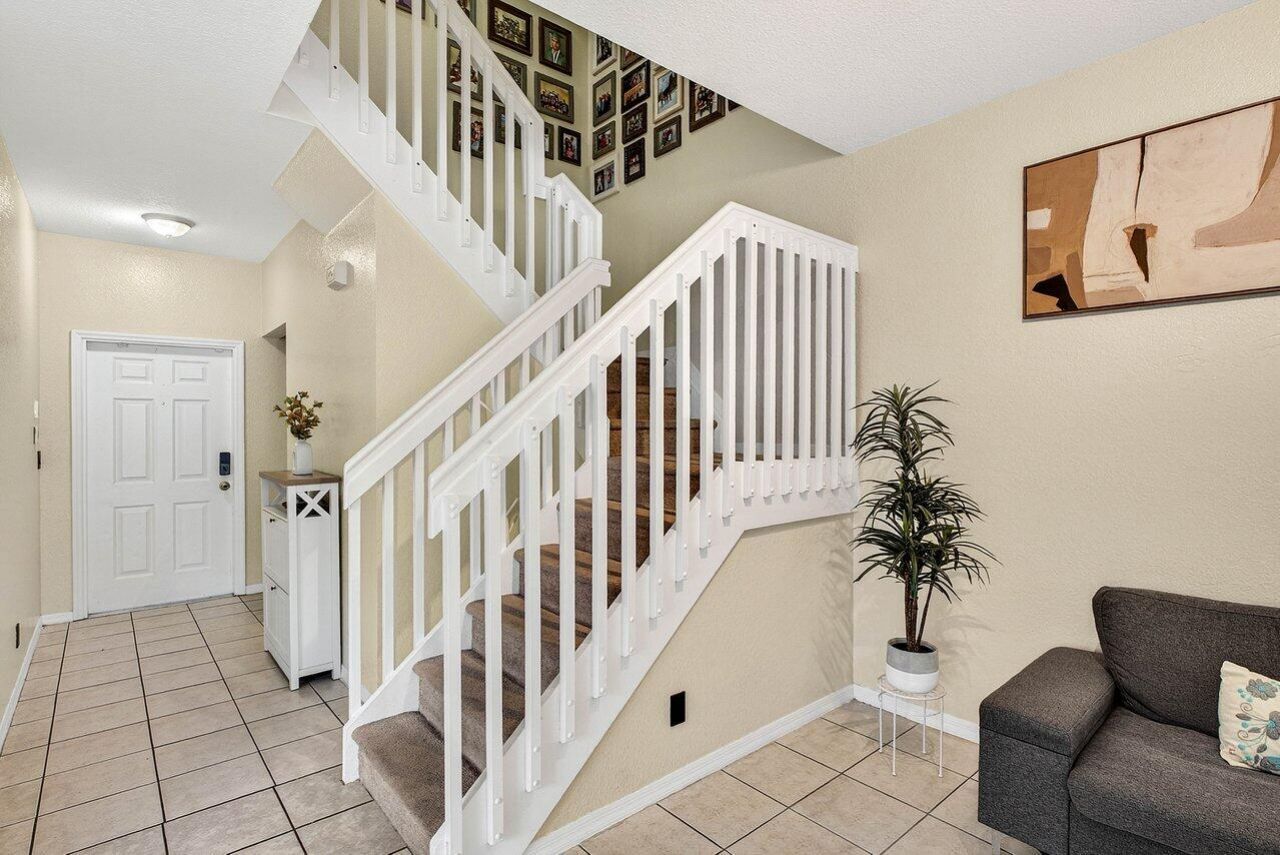 9090 NW 40th Place, Sunrise, FL 33351 Photo