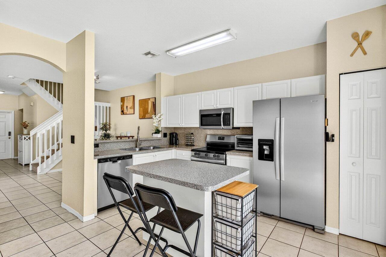 9090 NW 40th Place, Sunrise, FL 33351 Photo