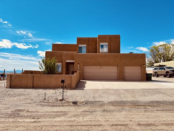 1742 17th Avenue SE, Rio Rancho, NM 87124