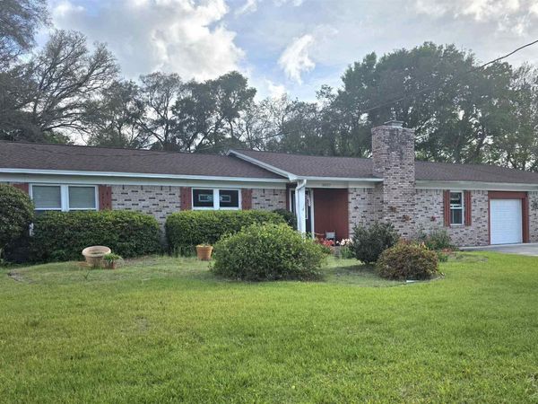 10827 Berryhill Rd, Pensacola, FL 32506