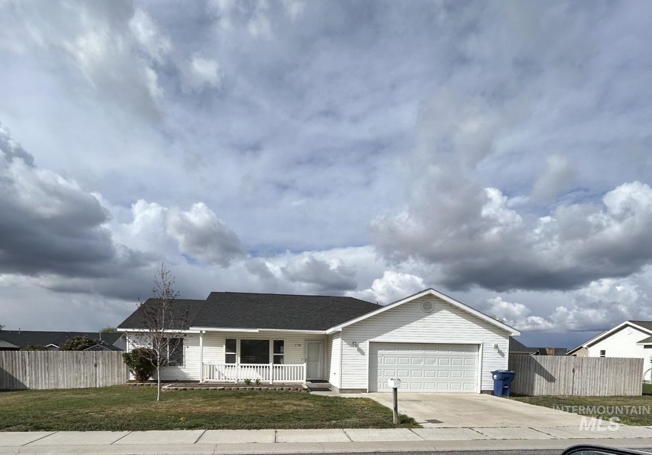 1412 Erin Way, Filer, ID 83328 Main Photo