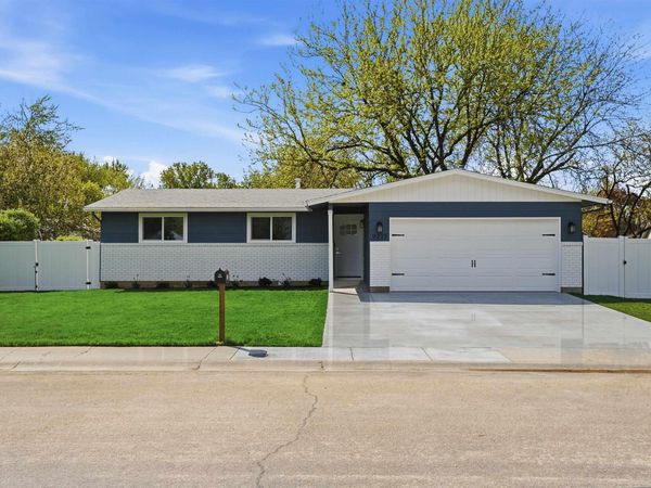 9225 W Landmark St, Boise, ID 83704
