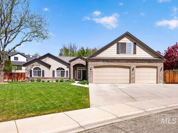 2180 E Dworshak Ct, Meridian, ID 83642