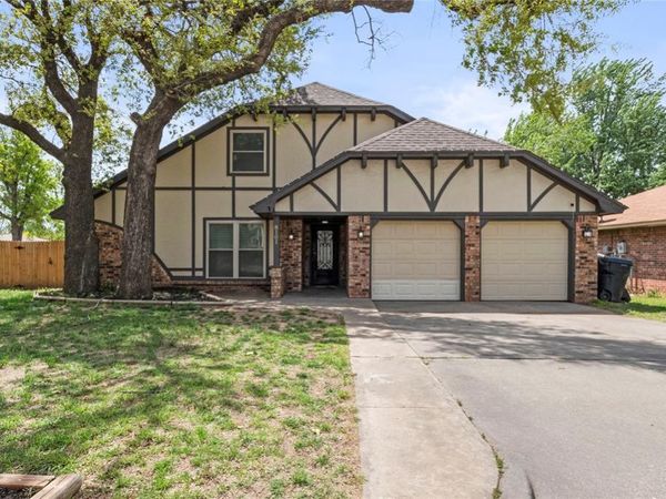 8101 Westwood Circle Street, Oklahoma City, OK 73127