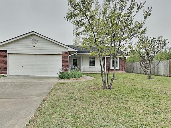 604 Bluegrass Lane, Yukon, OK 73099