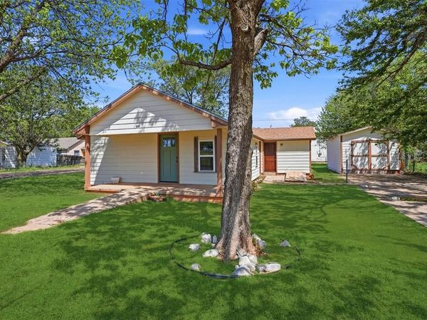 819 W 9th Street, Elk City, OK 73644