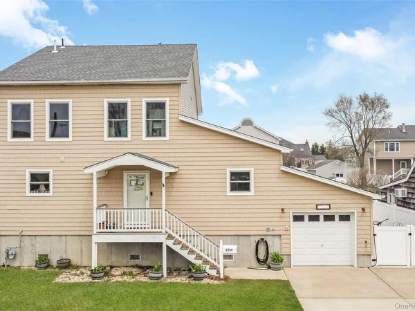 3729 Niami Street , Seaford, NY 11783