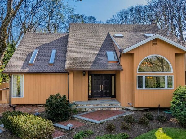 4 Ernest Court, Kings Park, NY 11754