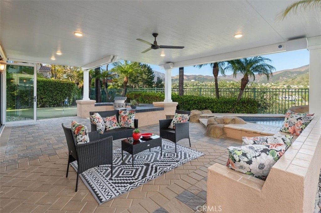 6 Beaconsfield, Rancho Santa Margarita, CA 92679 Main Photo