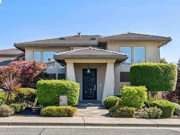 13454 Campus Dr, Oakland, CA 94619