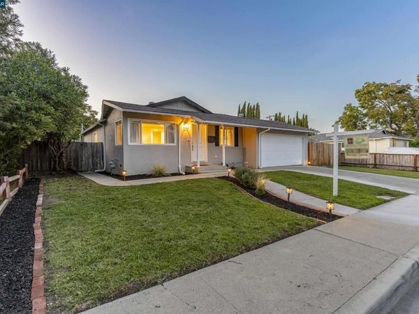 1891 Gilly Ln, Concord, CA 94518