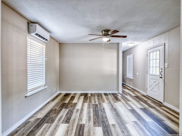 640 ROACH ST, Uvalde, TX 78801