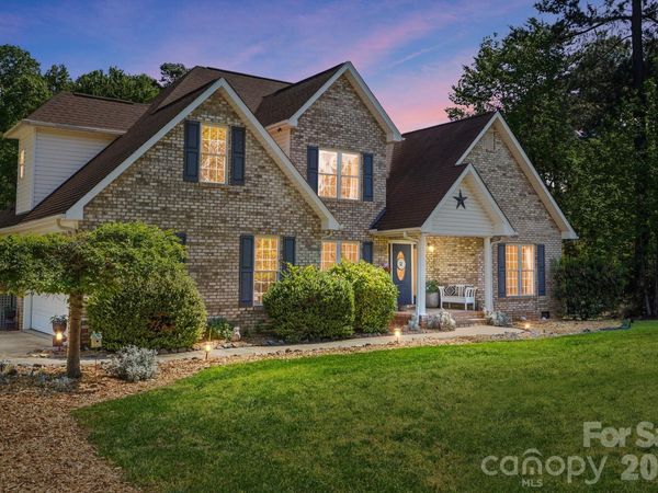 104 Ardmore Place, Mooresville, NC 28117