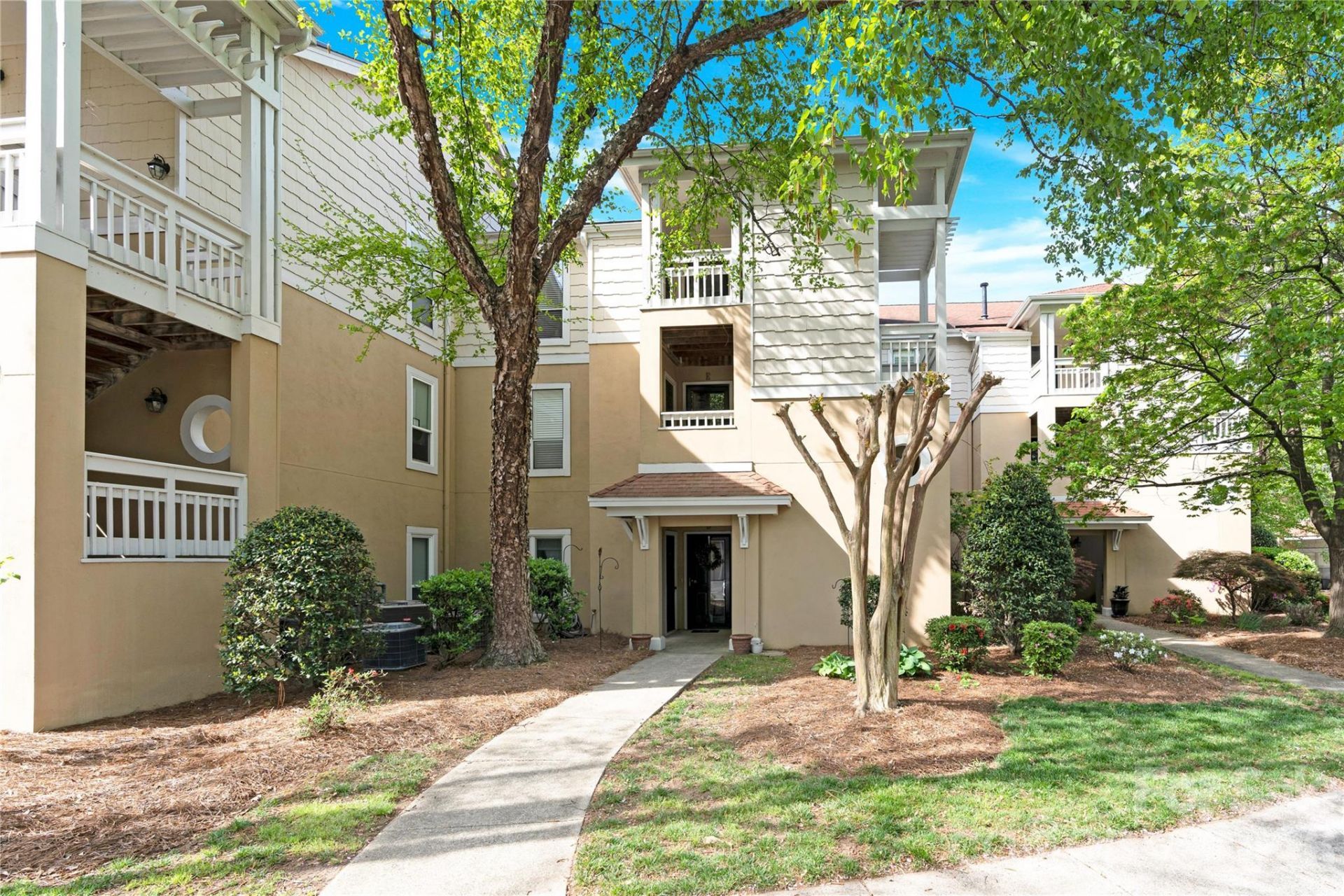 18009 Kings Point Drive , Unit F, Cornelius, NC 28031 Main Photo