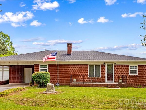 155 Parkertown Road , Mooresville, NC 28115