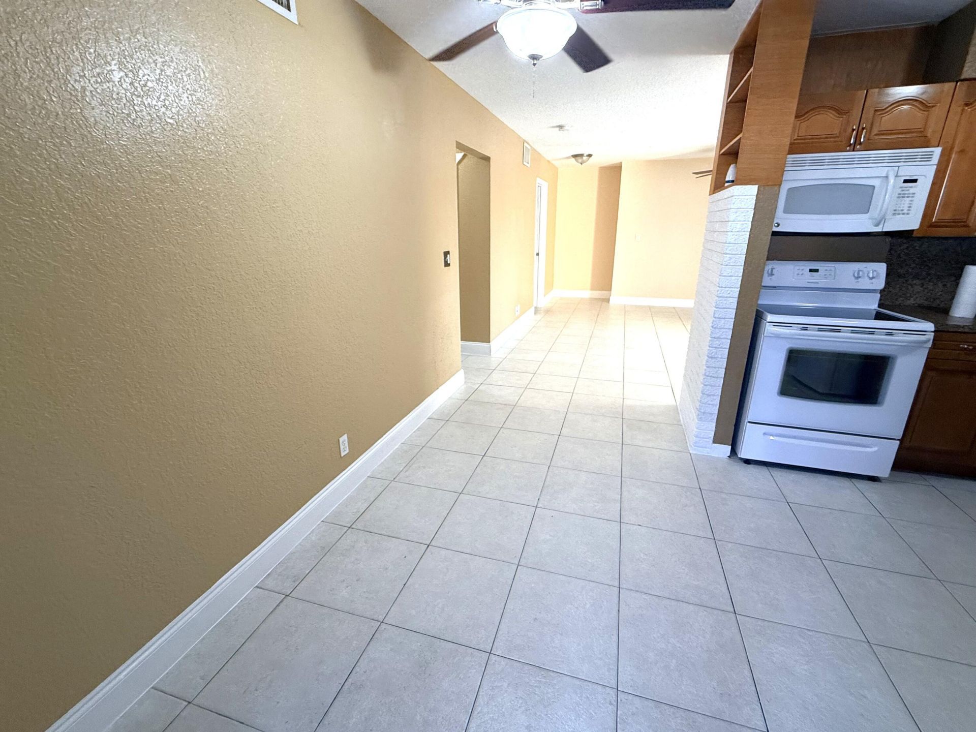 551 SE 15th Street, Unit W, Pompano Beach, FL 33062 Photo