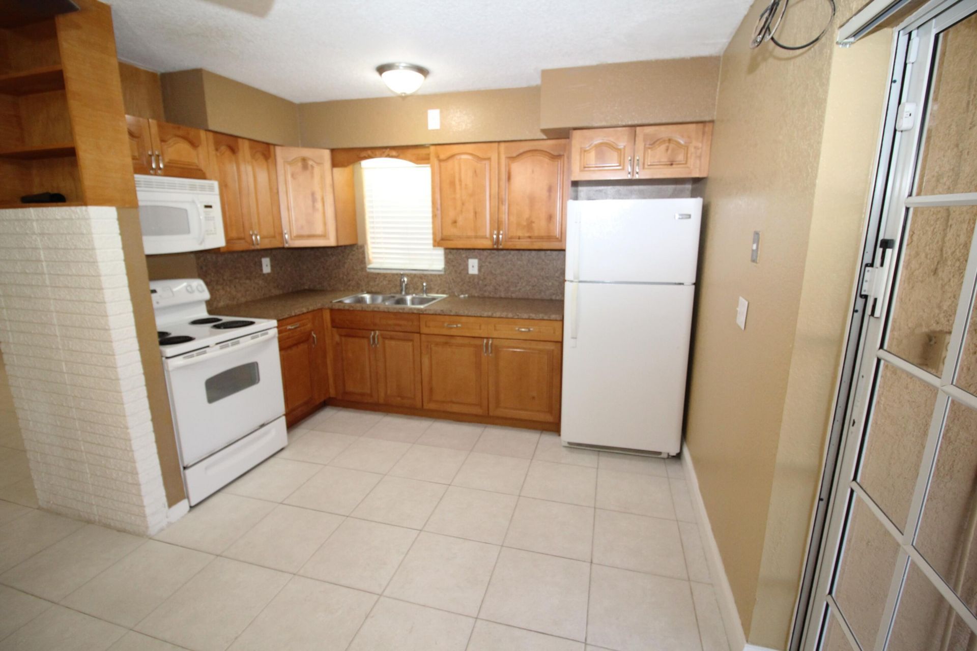 551 SE 15th Street, Unit W, Pompano Beach, FL 33062 Photo