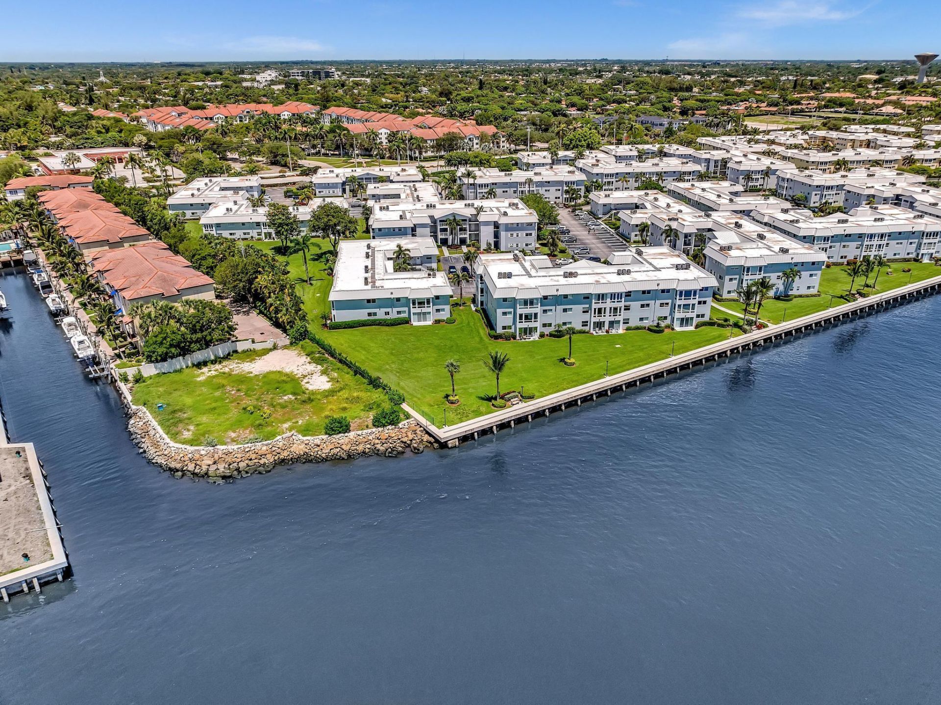 33 Colonial Club Drive, Unit 203, Boynton Beach, FL 33435 Photo
