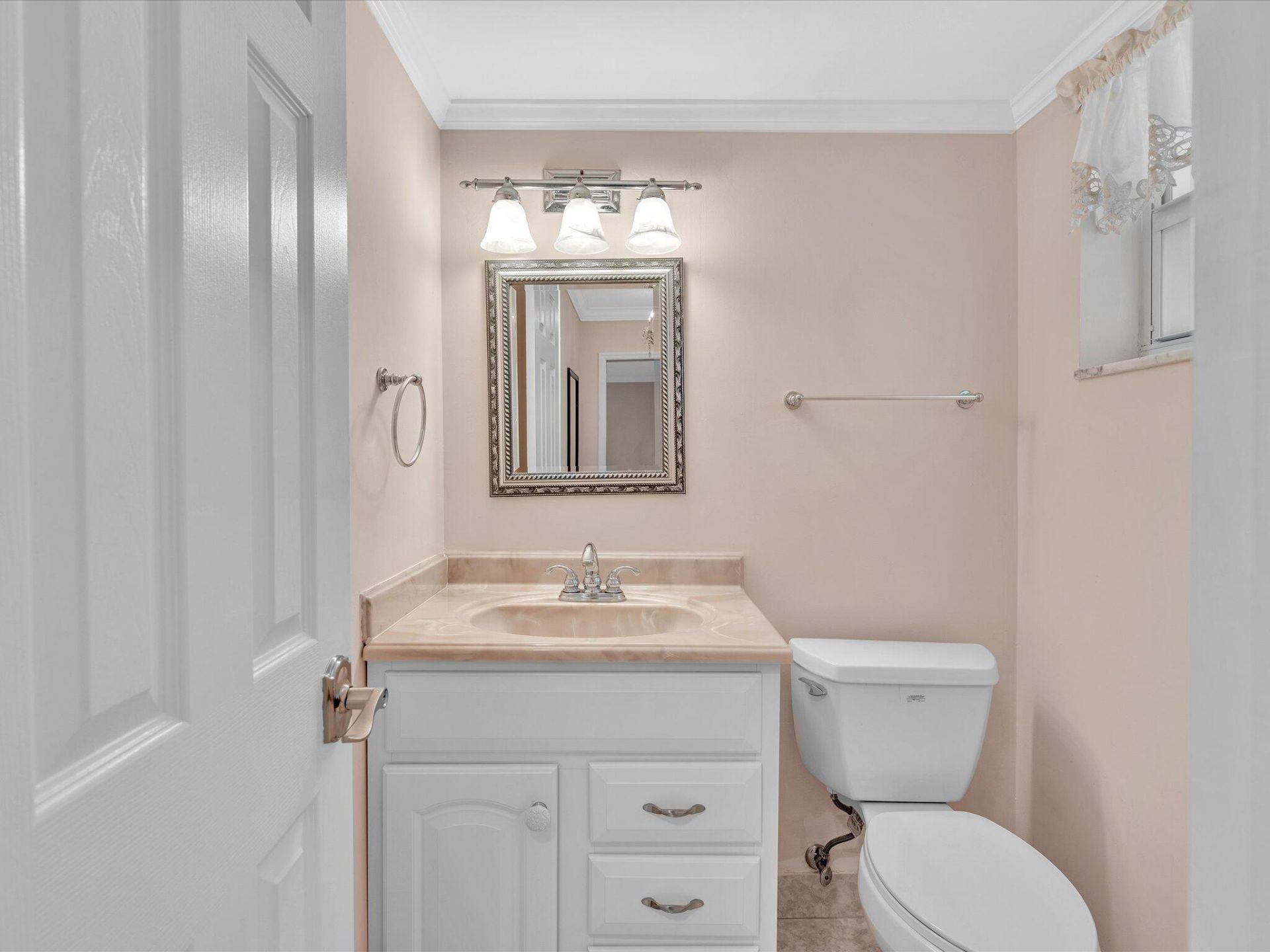 33 Colonial Club Drive, Unit 203, Boynton Beach, FL 33435 Photo