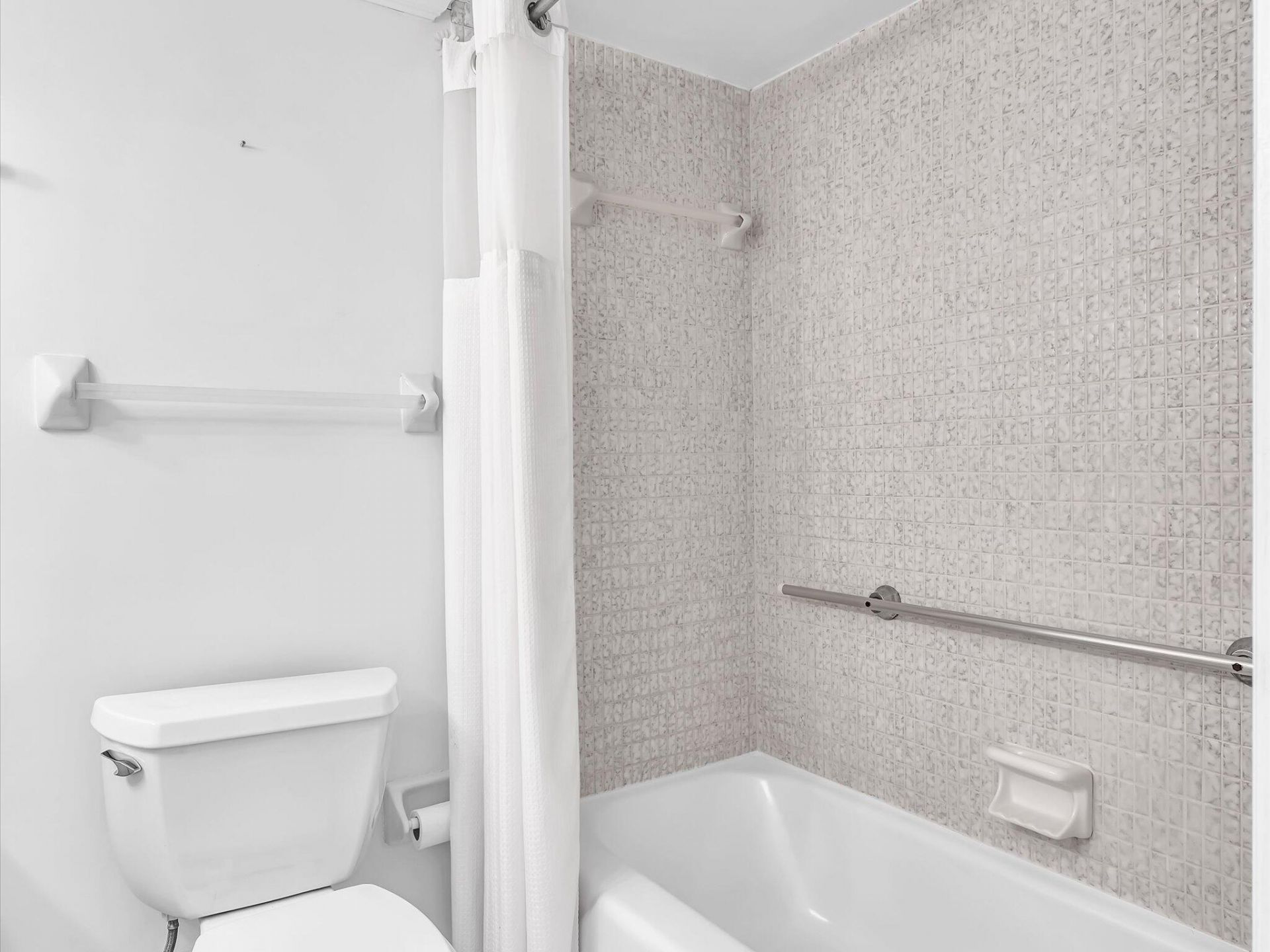 33 Colonial Club Drive, Unit 203, Boynton Beach, FL 33435 Photo