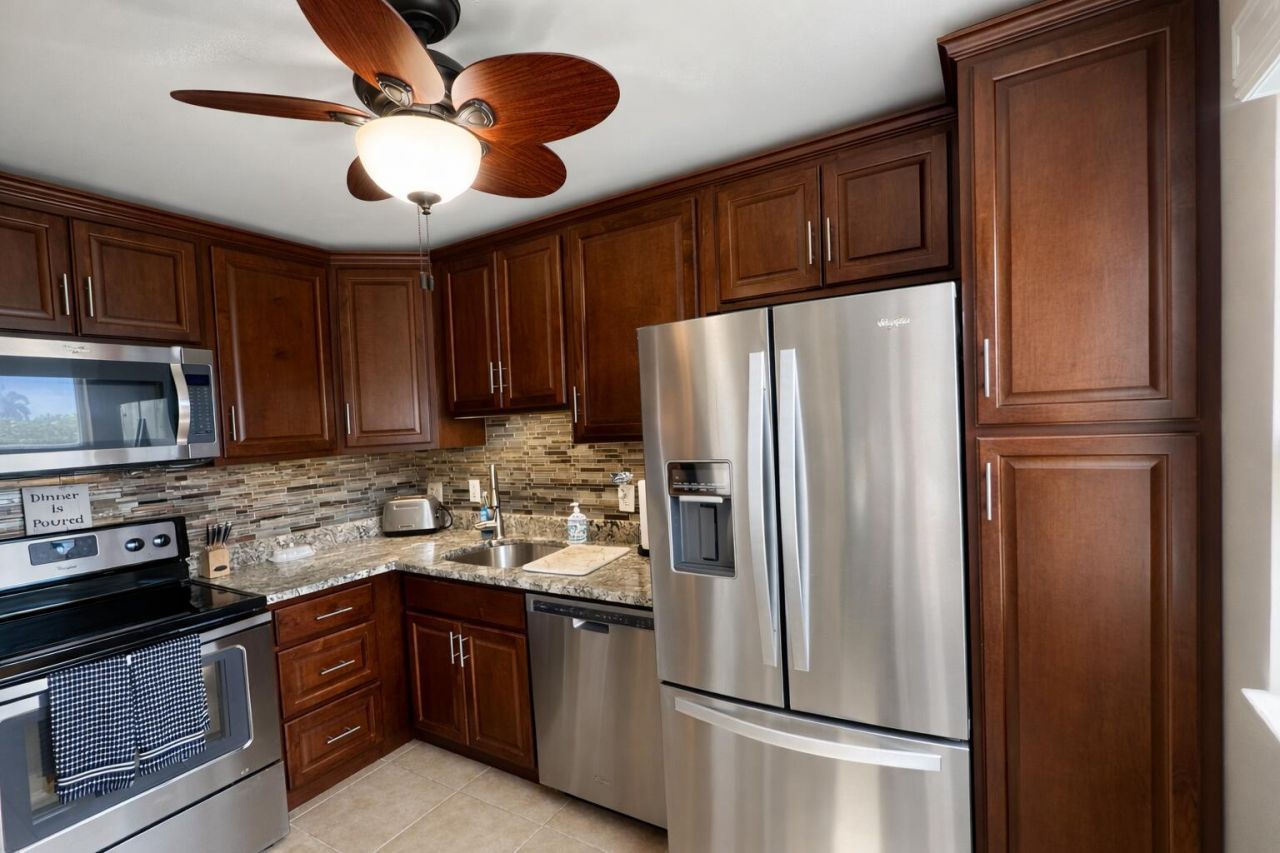 9 Colonial Club Drive, Unit 202, Boynton Beach, FL 33435 Photo