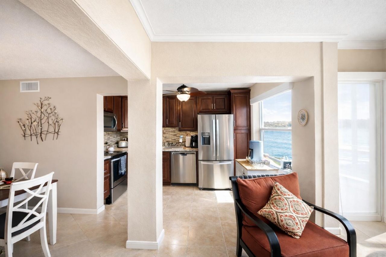 9 Colonial Club Drive, Unit 202, Boynton Beach, FL 33435 Photo