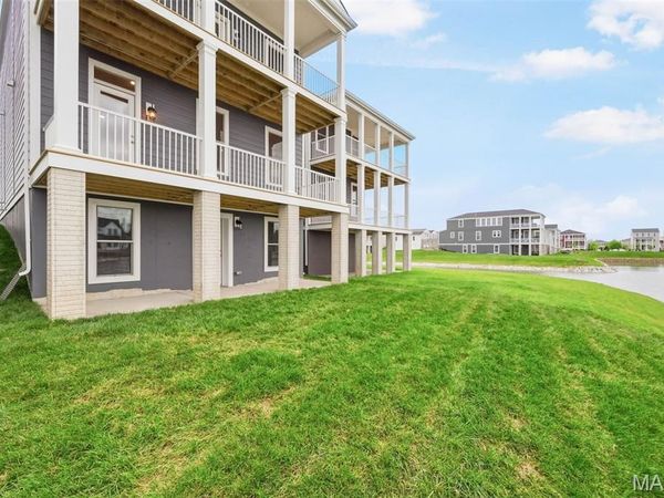 218 Marais Temps Clair Way , St Charles, MO 63301