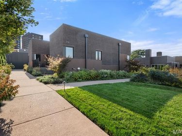 3738 Olive Street, St Louis, MO 63108